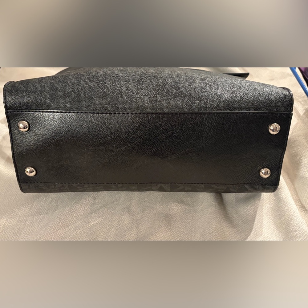Michael Kors Black Leather Shoulder Bag - Picture 3 of 9